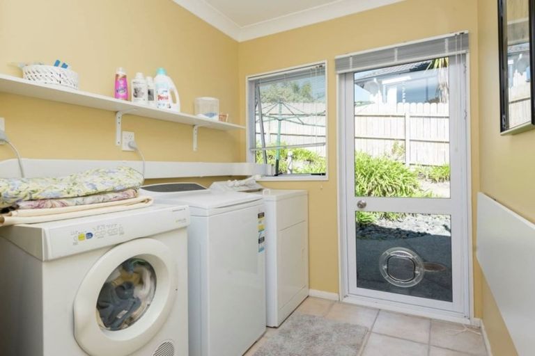 Photo of property in 14 Conacher Close, East Tamaki Heights, Auckland, 2016