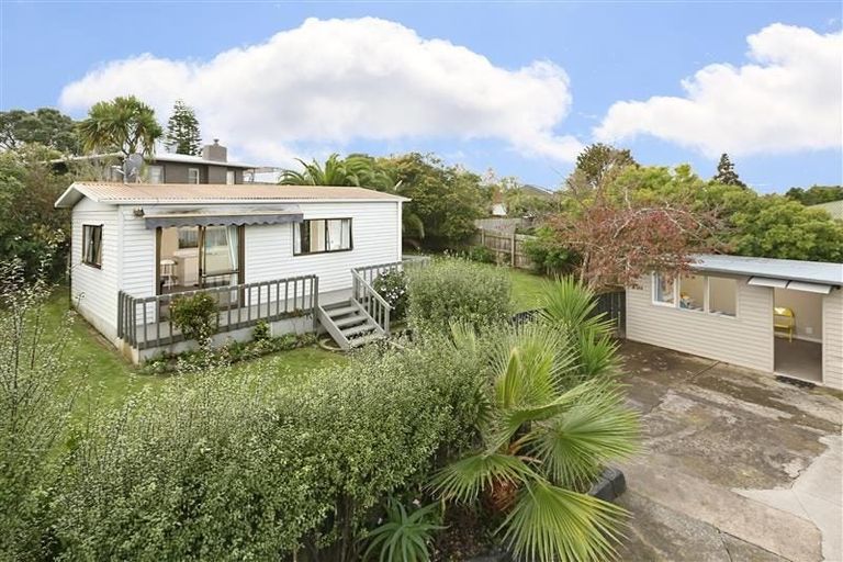 Photo of property in 71 Glendene Avenue, Glendene, Auckland, 0602