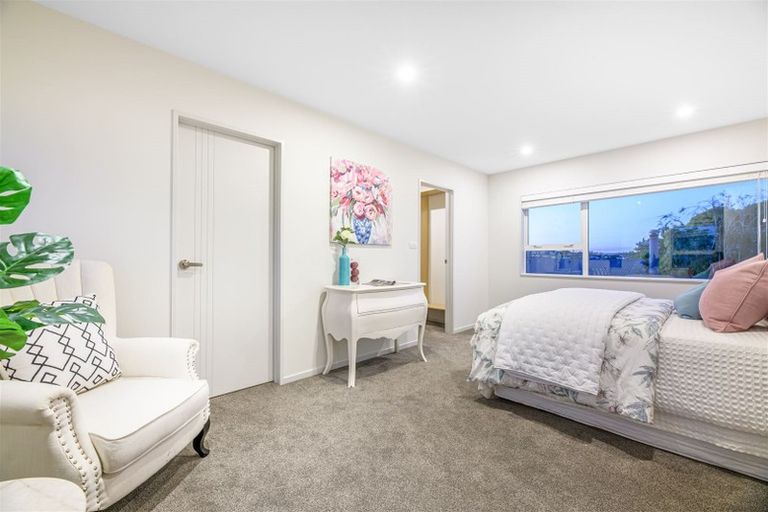 Photo of property in 34a Exmouth Road, Northcote, Auckland, 0627