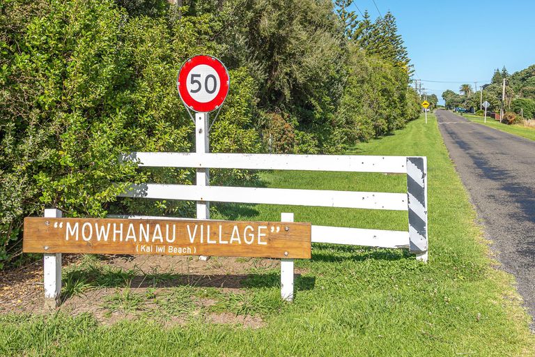 Photo of property in 25-27 Mowhanau Drive, Kai Iwi, Whanganui, 4574