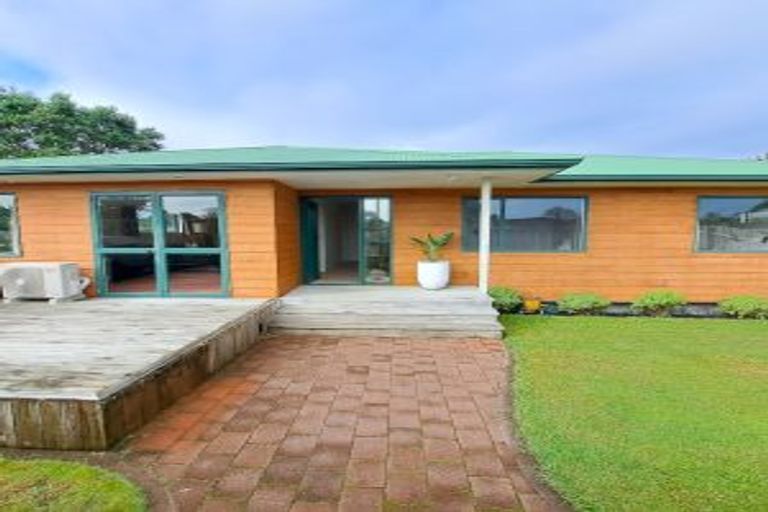 Photo of property in 11 Ballantrae Place, Highlands Park, New Plymouth, 4312