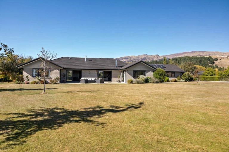 Photo of property in 20 Church Road, Luggate, Cromwell, 9383