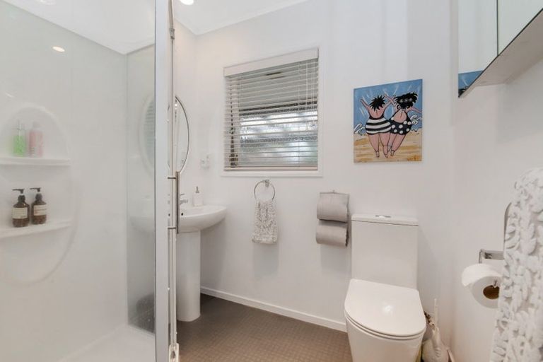 Photo of property in 5a Elizabeth Street, Orewa, 0931