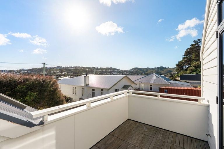 Photo of property in 8a Darlington Road, Miramar, Wellington, 6022