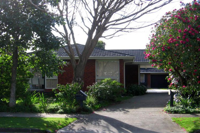 Photo of property in 12 Rakino Place, Awapuni, Palmerston North, 4412