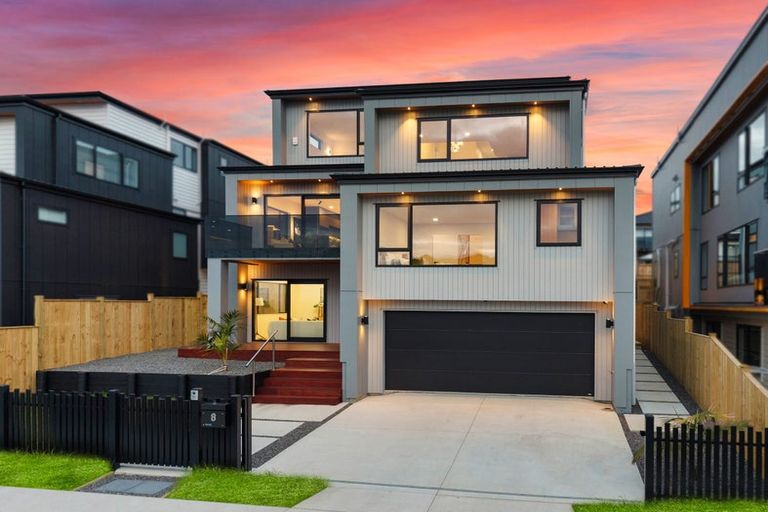 Photo of property in 8 Mill Hill Close, Flat Bush, 2019