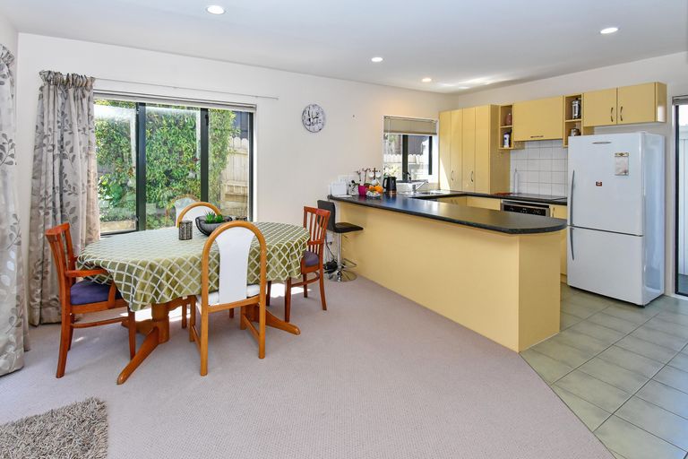 Photo of property in 20b Howe Street, Howick, Auckland, 2014