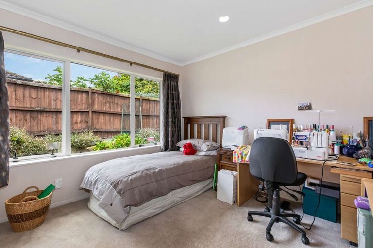 Photo of property in 34 Bellshill Close, Wattle Downs, Auckland, 2103