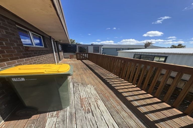 Photo of property in 4/13 Seabrook Avenue, New Lynn, Auckland, 0600