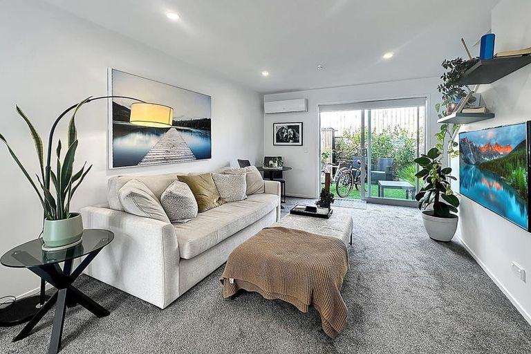 Photo of property in 13/21 Titoki Street, Te Atatu Peninsula, Auckland, 0610