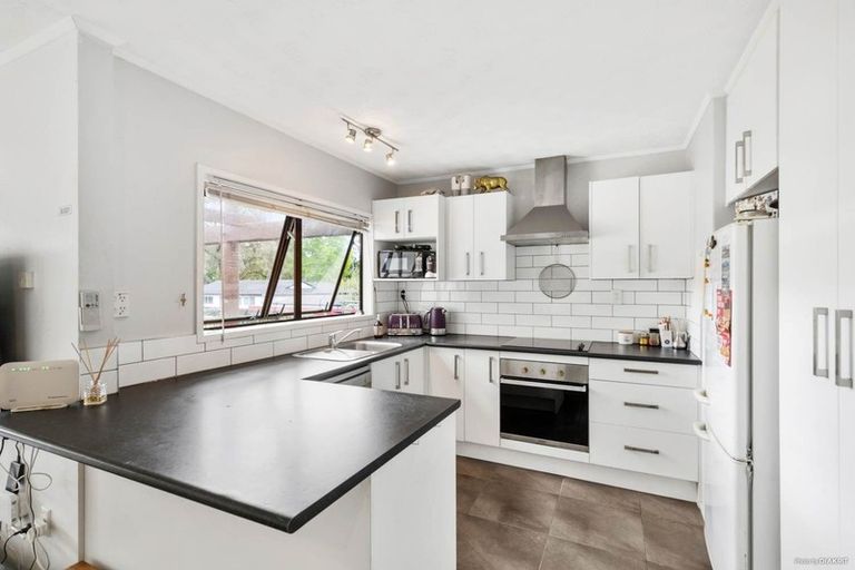 Photo of property in 33 Urlich Drive, Ranui, Auckland, 0612