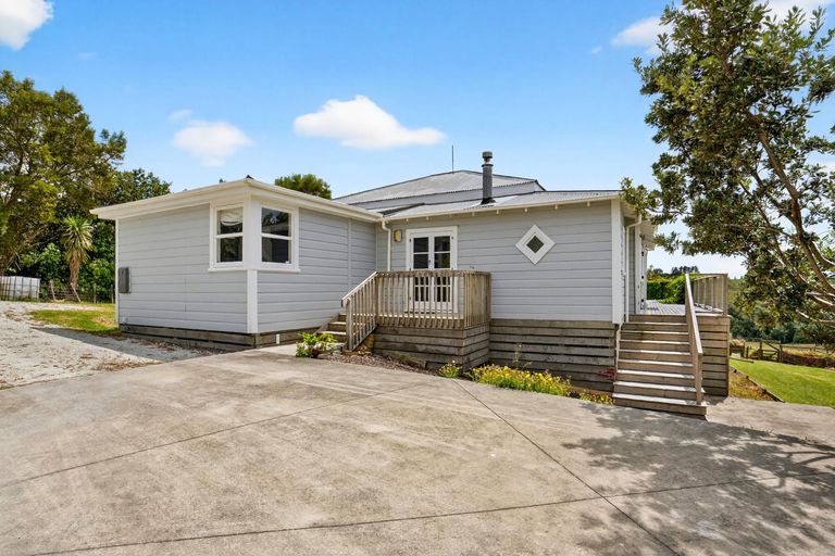 Photo of property in 24a Waterview Crescent, Kaiwaka, 0573