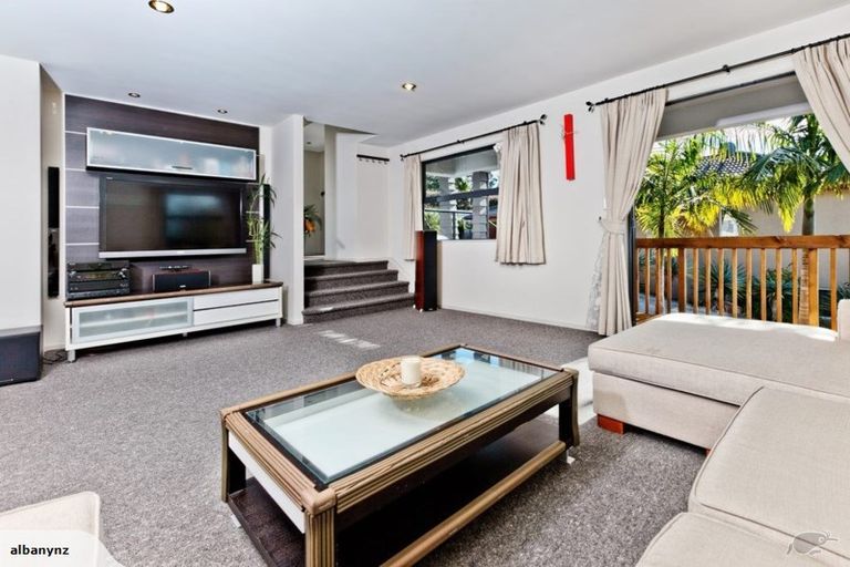 Photo of property in 26f Schnapper Rock Road, Schnapper Rock, Auckland, 0632