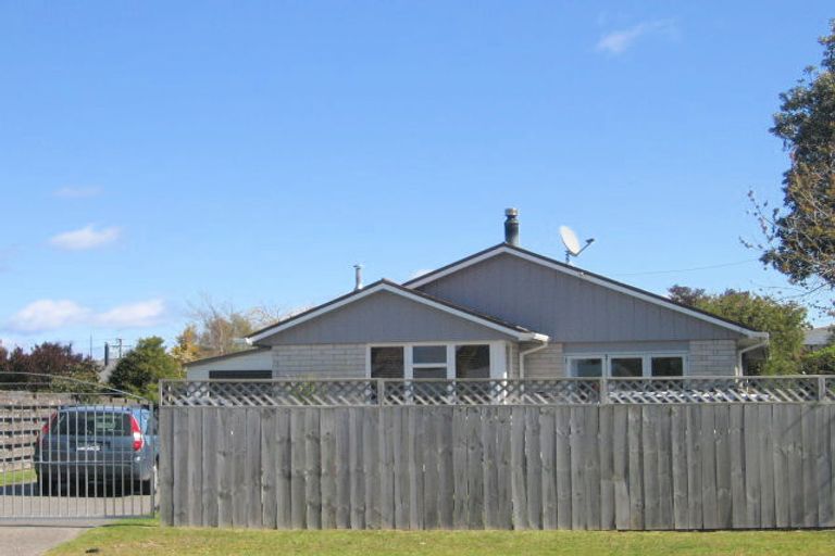 Photo of property in 14 Rainbow Drive, Rainbow Point, Taupo, 3330