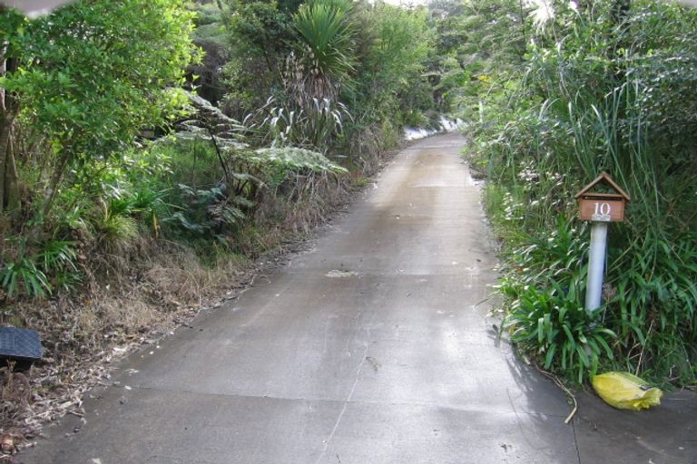 Photo of property in 10 Warner Park Avenue, Laingholm, Auckland, 0604