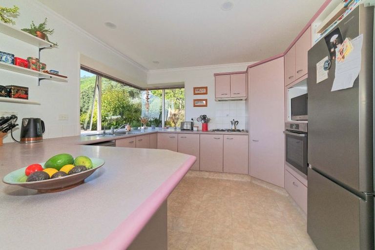 Photo of property in 54 Huia Street, Waikanae, 5036