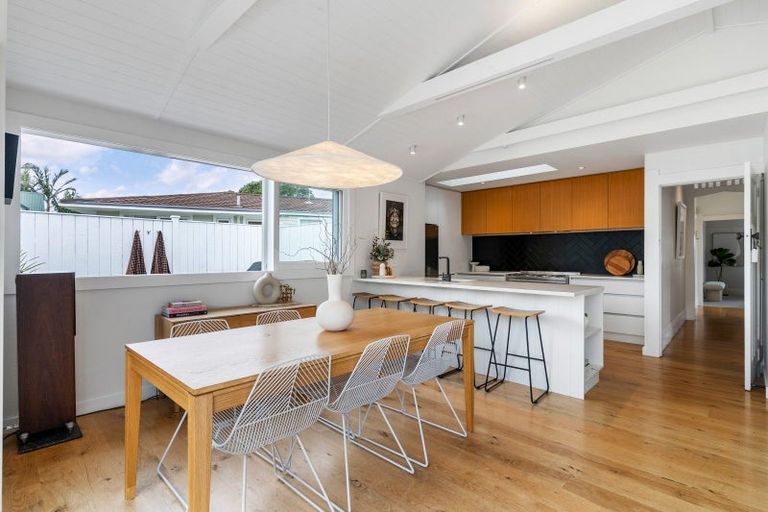 Photo of property in 15 David Street, Bayswater, Auckland, 0622