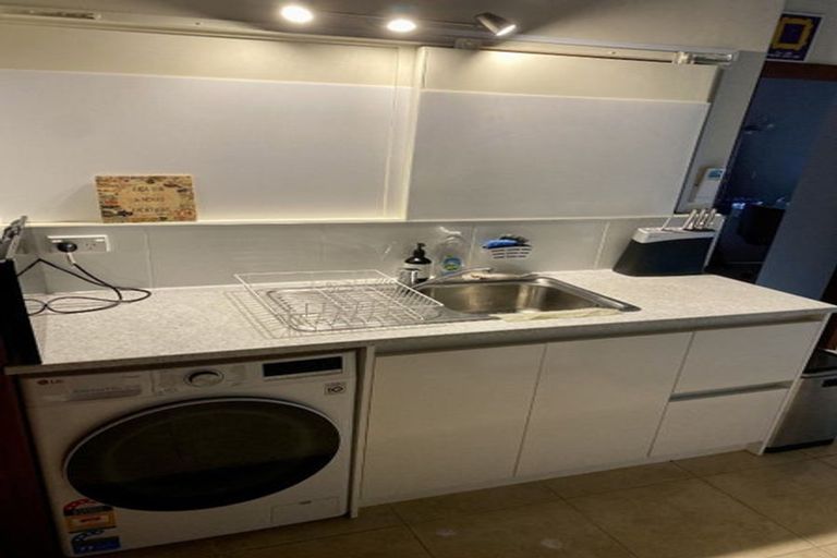 Photo of property in 20 Braemar Road, Castor Bay, Auckland, 0620