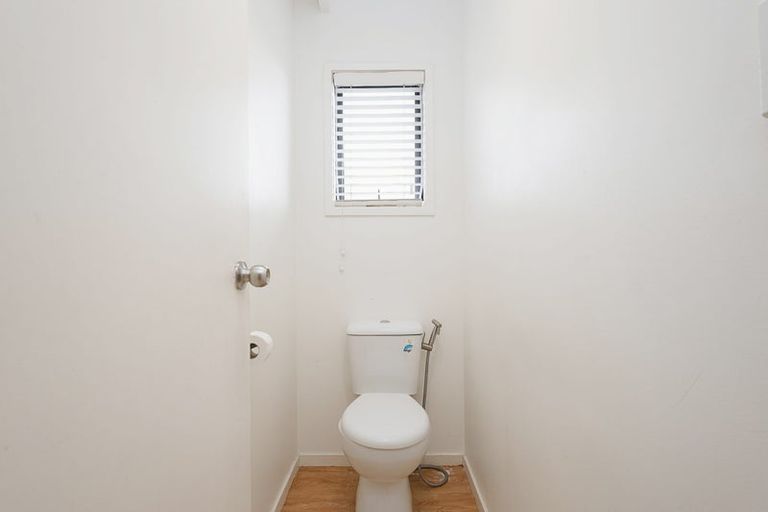 Photo of property in 30a Leo Street, Glen Eden, Auckland, 0602
