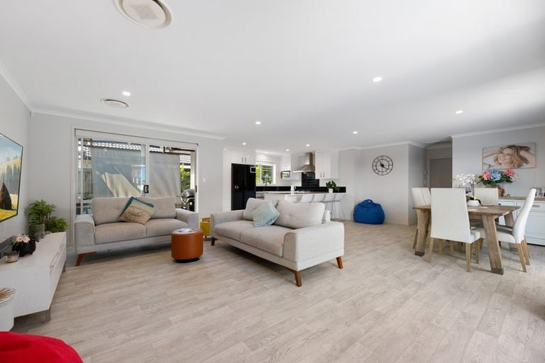 Photo of property in 69 Bert Wall Drive, Omokoroa, 3114