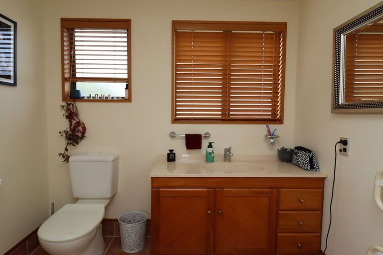 Photo of property in 12 Grove Avenue, Weston, Oamaru, 9401