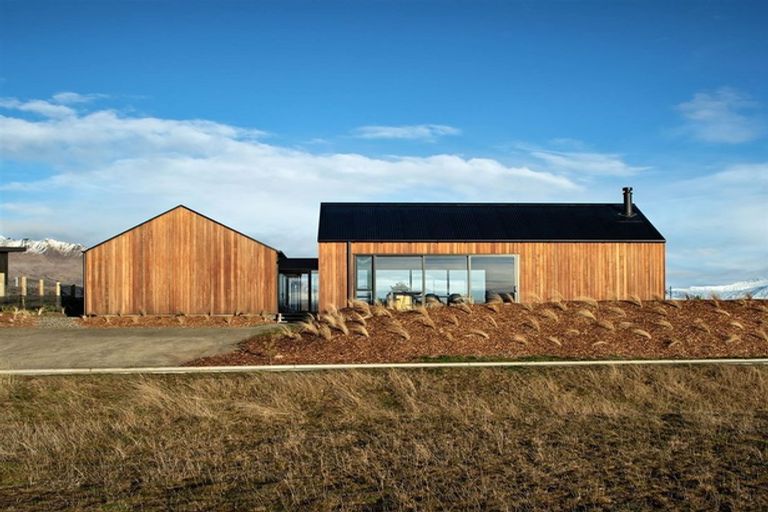 Photo of property in 12 Avalanche Place, Wanaka, 9305