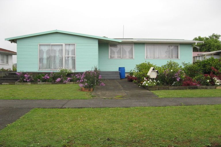 Photo of property in 74 Bader Drive, Mangere, Auckland, 2022