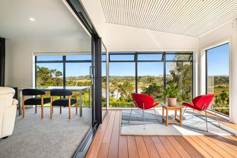 Photo of property in 143 Whangaparaoa Road, Red Beach, 0932