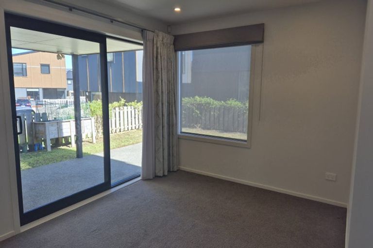 Photo of property in 44 Astelia Way, Woodridge, Wellington, 6037