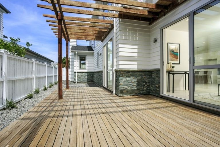 Photo of property in 23 Caldera Drive, Long Bay, Auckland, 0630