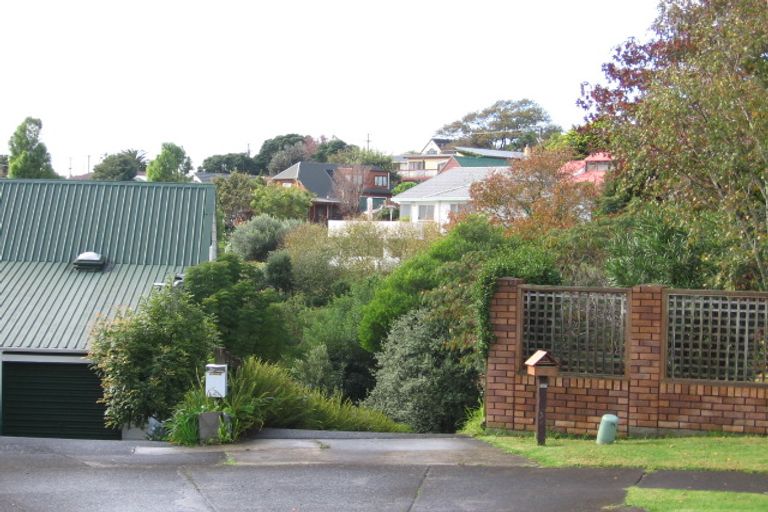 Photo of property in 16 Trident Place, Shelly Park, Auckland, 2014