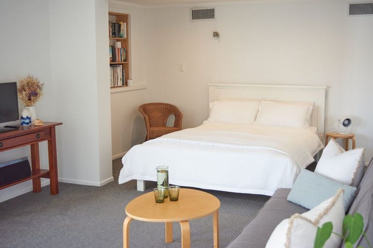 Photo of property in 1/268 Sunset Road, Windsor Park, Auckland, 0632