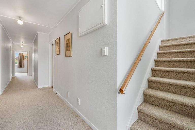 Photo of property in 42 Clifton Terrace, Fitzherbert, Palmerston North, 4410