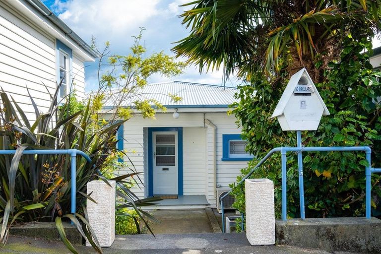 Photo of property in 8 Hadfield Terrace, Bluff Hill, Napier, 4110