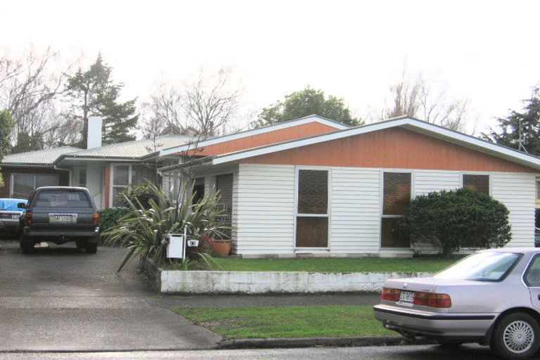 Photo of property in 17 Ruamahanga Crescent, Terrace End, Palmerston North, 4410