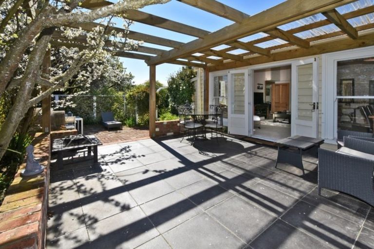 Photo of property in 280 Cashmere Road, Westmorland, Christchurch, 8025