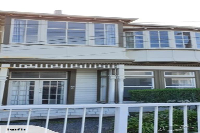 Photo of property in 76 Tinakori Road, Thorndon, Wellington, 6011