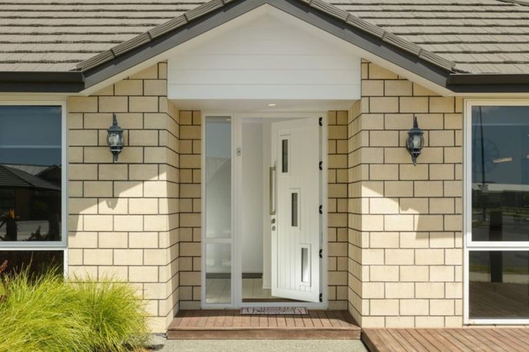 Photo of property in 1 Livingstone Drive, Papamoa Beach, Papamoa, 3118