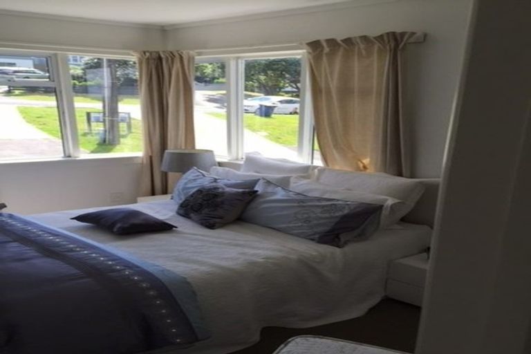 Photo of property in 2/80 Seaview Road, Castor Bay, Auckland, 0620
