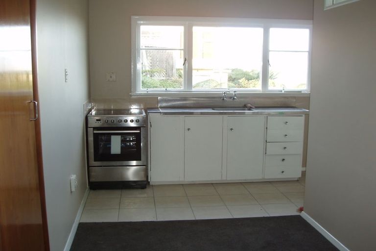 Photo of property in 73 Mills Road, Brooklyn, Wellington, 6021