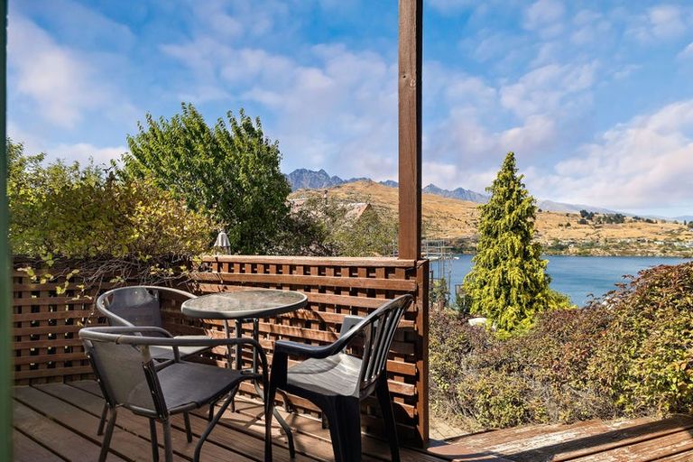 Photo of property in 23 Golden Terrace, Queenstown, 9300