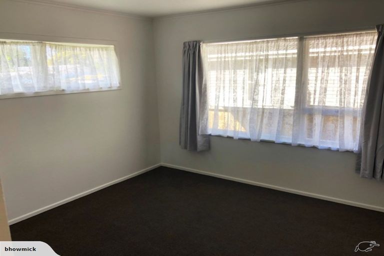Photo of property in 9 Chartwell Avenue, Glenfield, Auckland, 0629