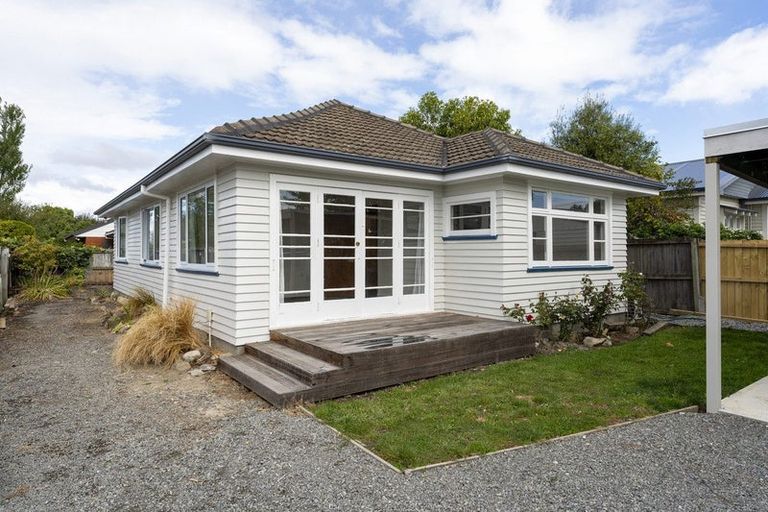 Photo of property in 1/43 Aorangi Road, Bryndwr, Christchurch, 8053