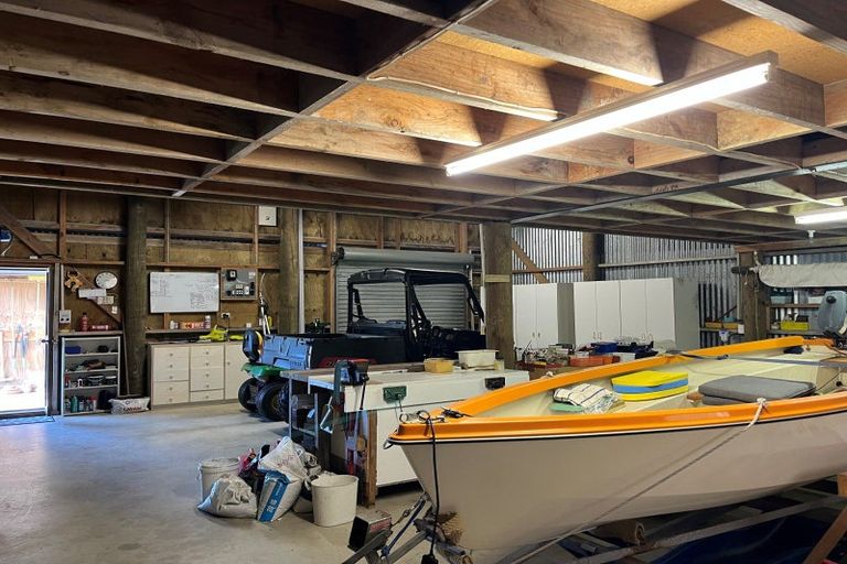 Photo of property in 201 Takatu Road, Tawharanui Peninsula, Warkworth, 0986