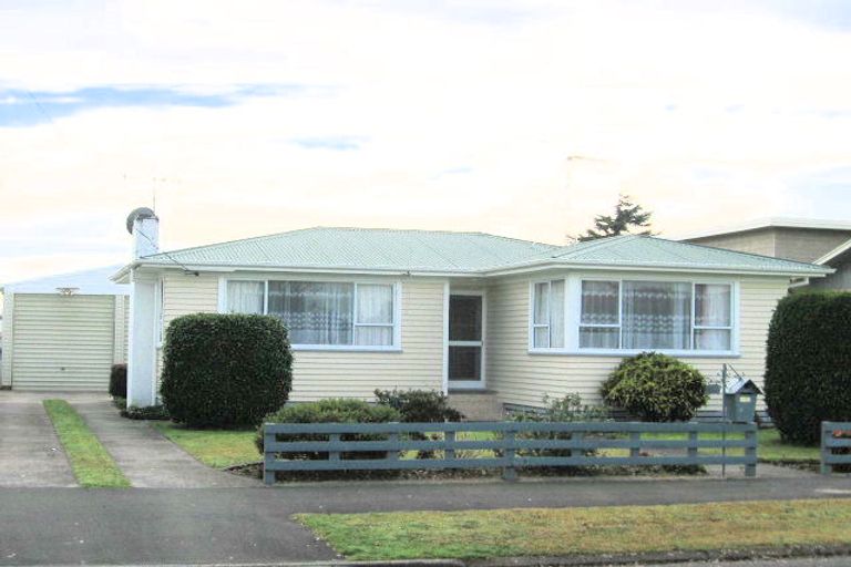 Photo of property in 16 Larnach Street, St Andrews, Hamilton, 3200
