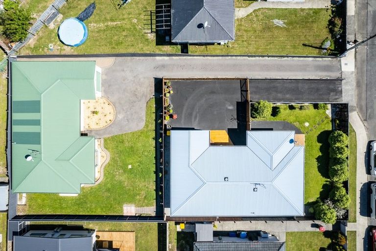 Photo of property in 2/3 Dover Road, Wainuiomata, Lower Hutt, 5014