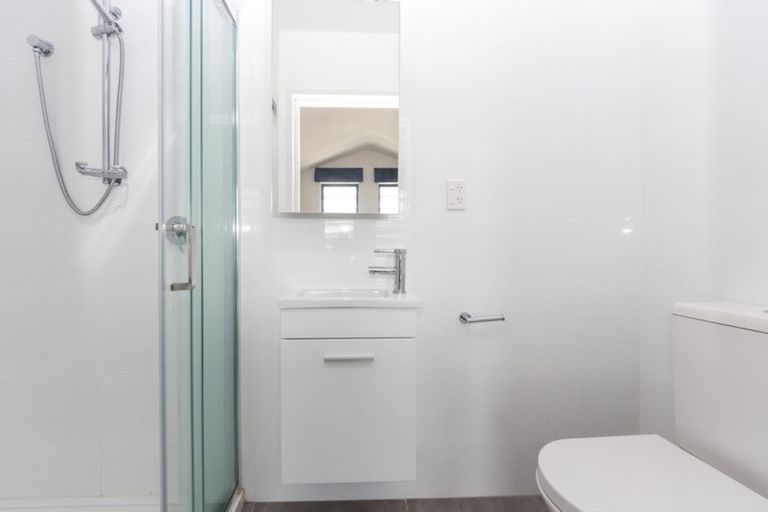 Photo of property in 2/10 Silver Moon Road, Albany Heights, Auckland, 0632