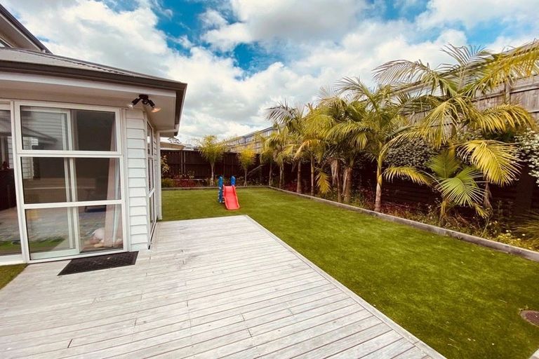Photo of property in 20 Samuel Cassidy Avenue, Swanson, Auckland, 0614