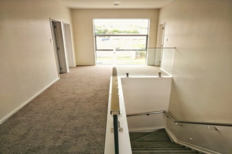 Photo of property in 12 Sunshine Boulevard, Sunnyvale, Auckland, 0612