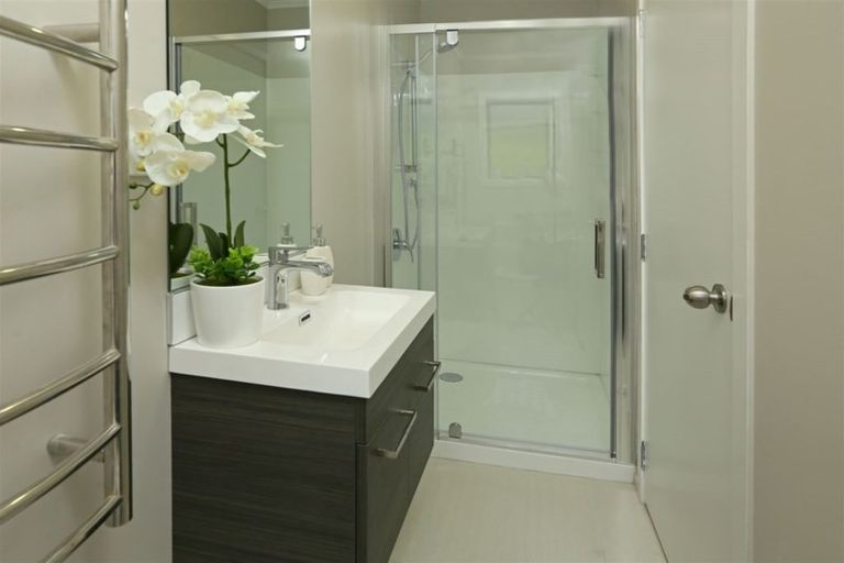 Photo of property in 46b Kamara Road, Glen Eden, Auckland, 0602